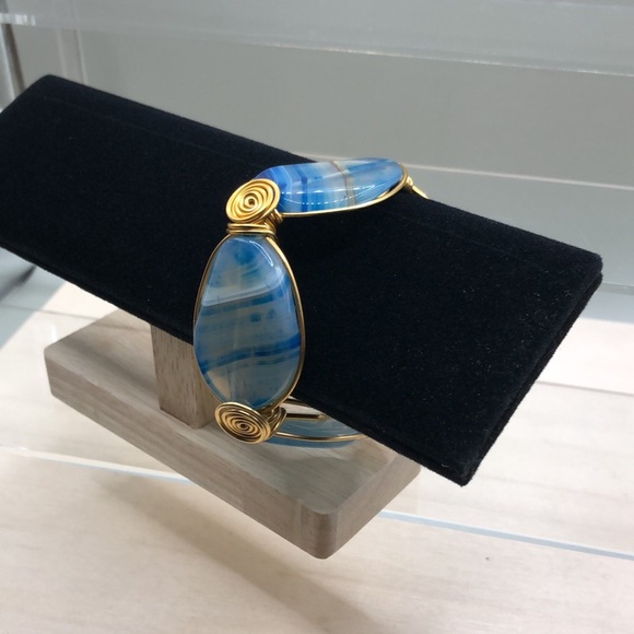 Artisan blue agate stone wire bracelet, boho statement - Picture 4 of 4